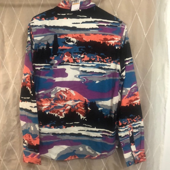 NWT soft flannel with nature scene print - Picture 3 of 4